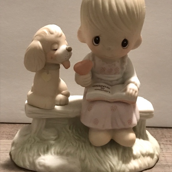 1979 Precious Moments Collectible "loving is sharing" Girl and Puppy Figurine - Picture 4 of 9